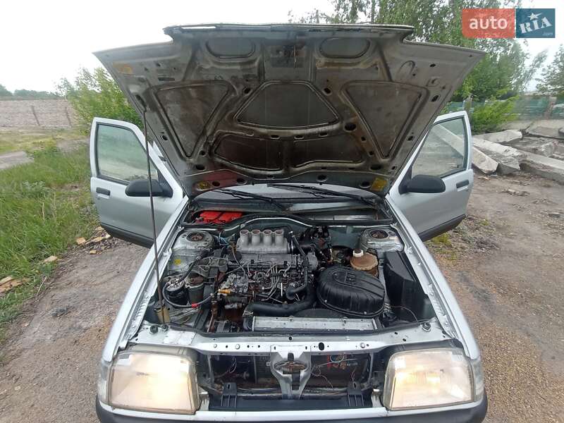 Хетчбек Renault 19 1990 в Радивиліві
