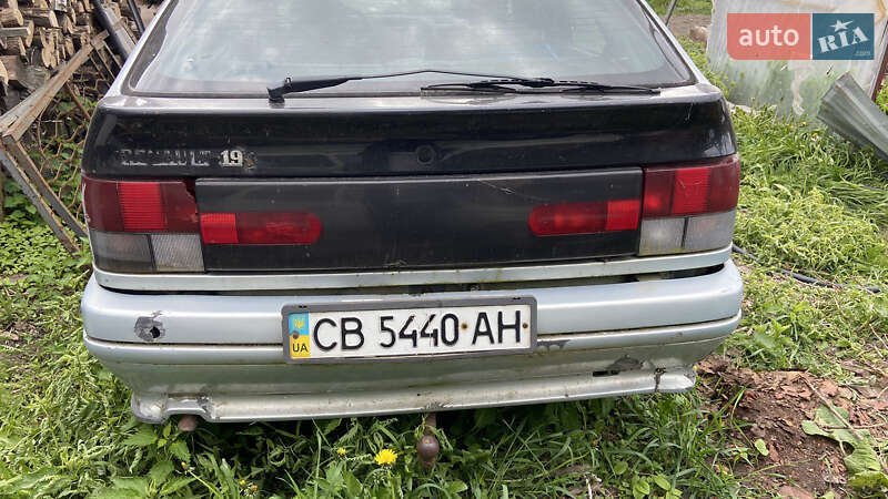 Хетчбек Renault 19 1989 в Чернігові