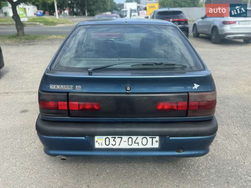 Хетчбек Renault 19 1993 в Одесі