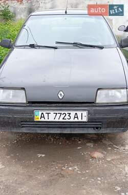Седан Renault 19 1992 в Брошневе-Осаде