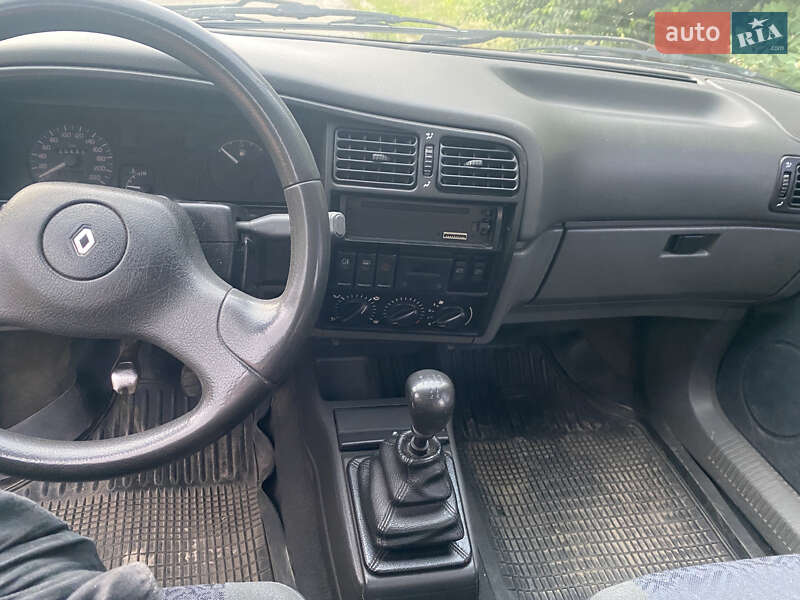 Седан Renault 19 1998 в Харькове