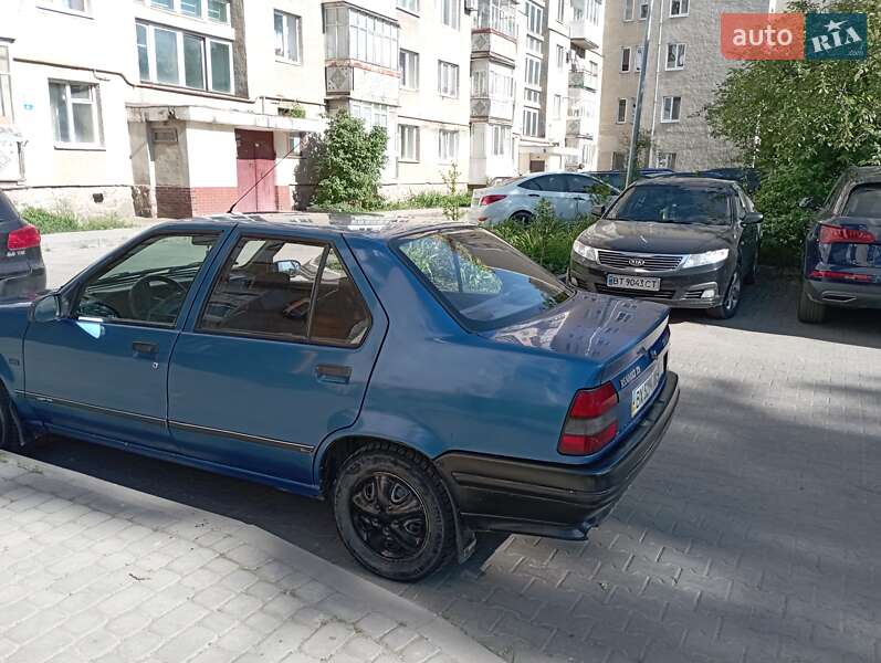 Седан Renault 19 1990 в Ивано-Франковске