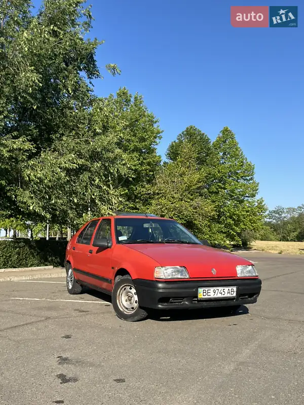 Renault 19