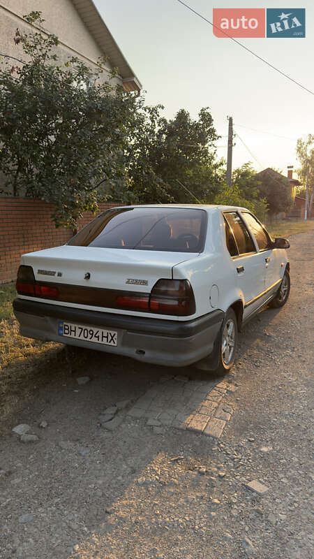 Седан Renault 19 1996 в Измаиле
