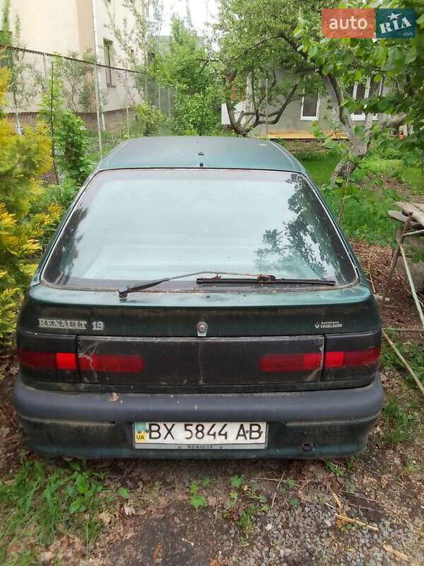 Хетчбек Renault 19 1993 в Хмельницькому фото 3 Хетчбек Renault 19 1993 в Хмельницькому