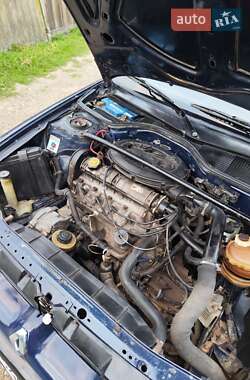 Седан Renault 19 1996 в 
