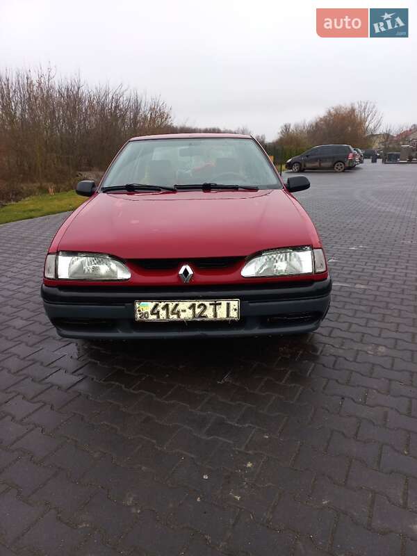 Седан Renault 19 1995 в Зборове