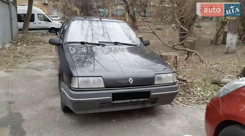 Renault 19