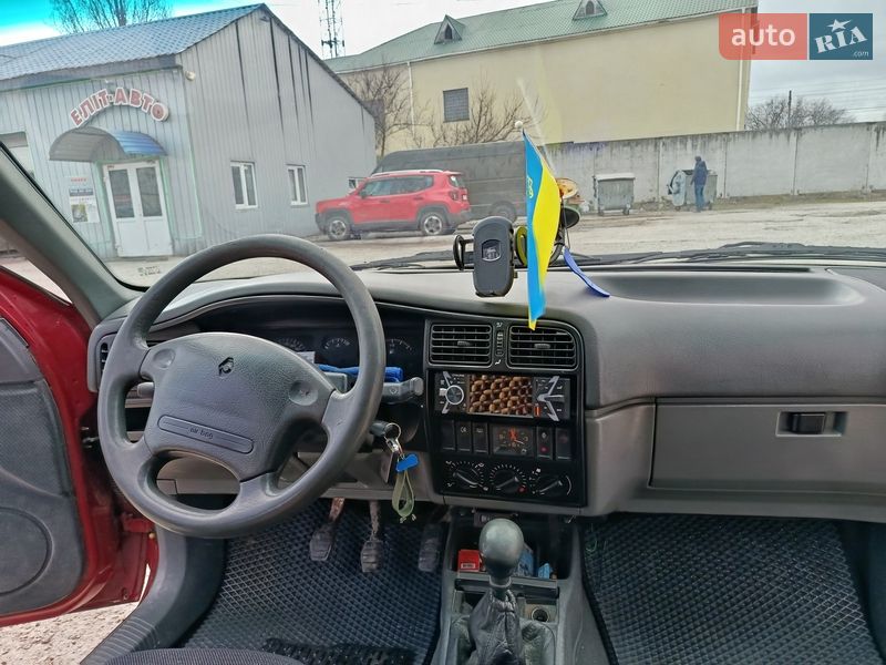 Седан Renault 19 1995 в Киеве