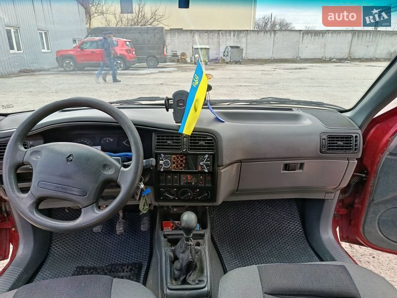 Седан Renault 19 1995 в Киеве