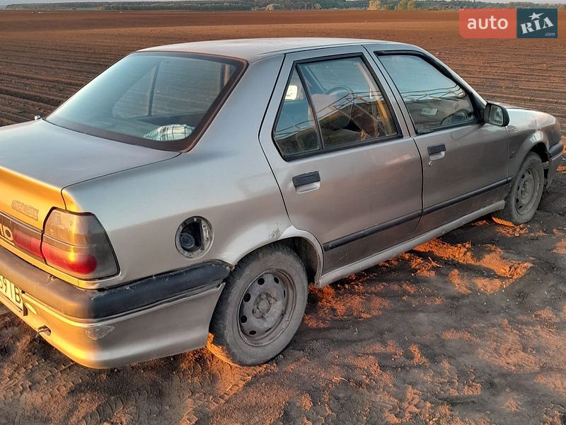 Седан Renault 19 1993 в Оженине