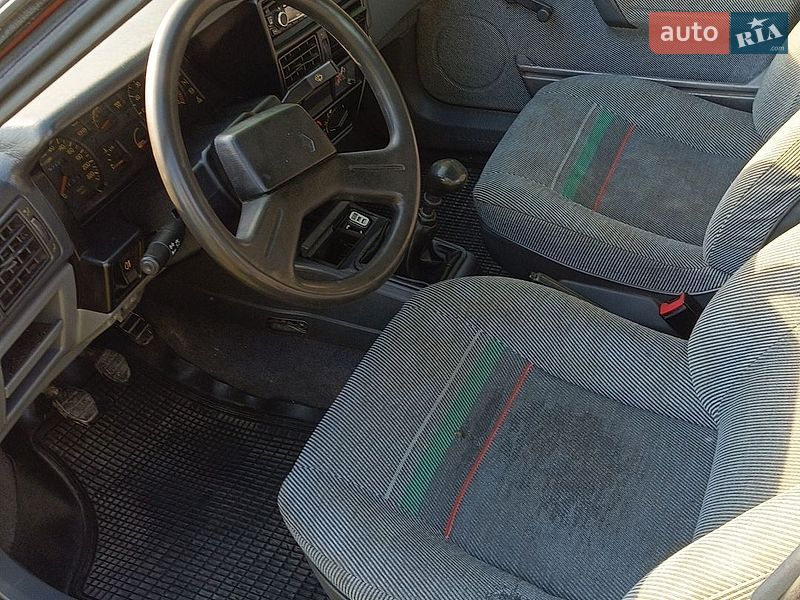 Седан Renault 19 1991 в Львове