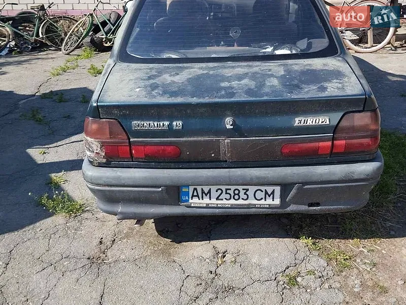 Renault 19