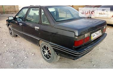 Седан Renault 21 1986 в Мариуполе