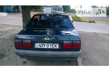 Седан Renault 21 1988 в Маріуполі