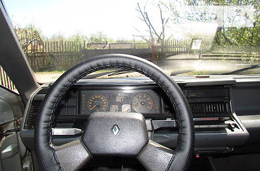 Седан Renault 21 1988 в Полтаве