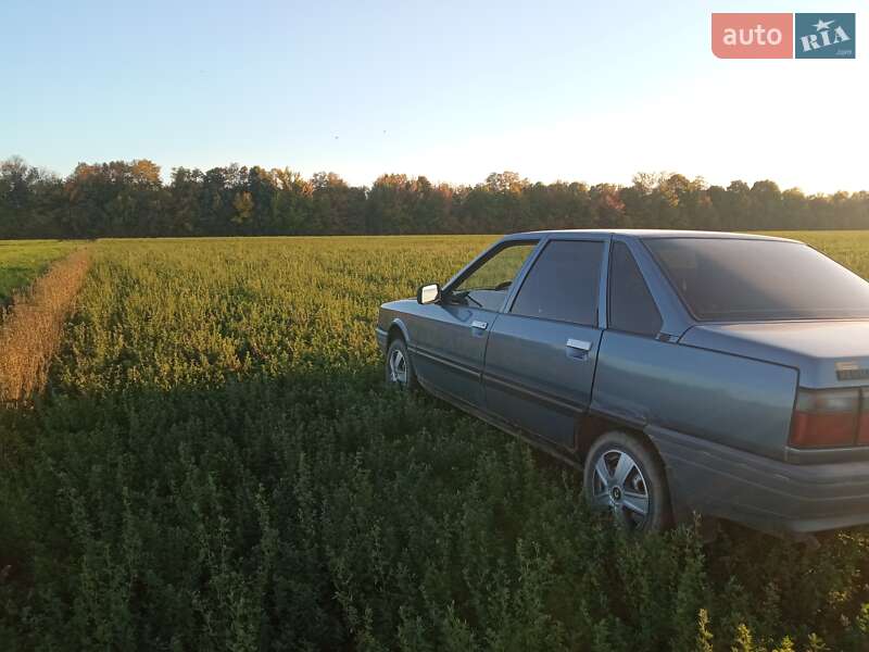 Седан Renault 21 1987 в Томашполе