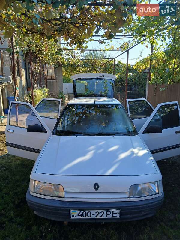 Хэтчбек Renault 21 1990 в Ракошине