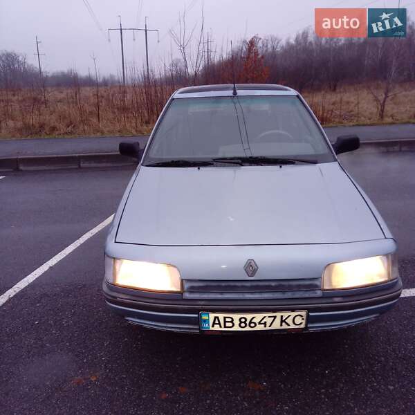 Хэтчбек Renault 21 1990 в Ладыжине