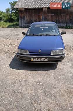 Седан Renault 21 1990 в Вижниці