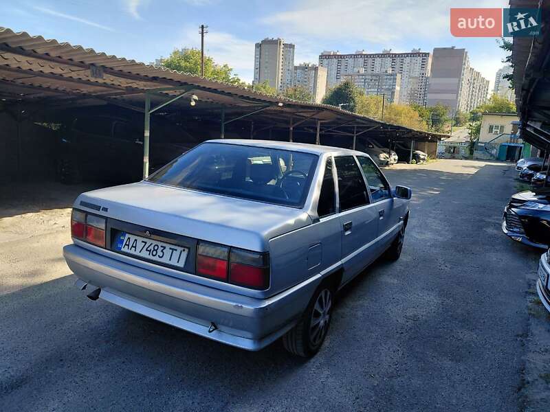 Седан Renault 21 1989 в Киеве