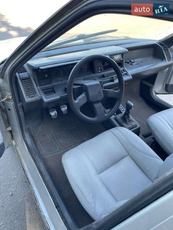 Седан Renault 21 1987 в Благовещенском фото 4 Седан Renault 21 1987 в Благовещенском