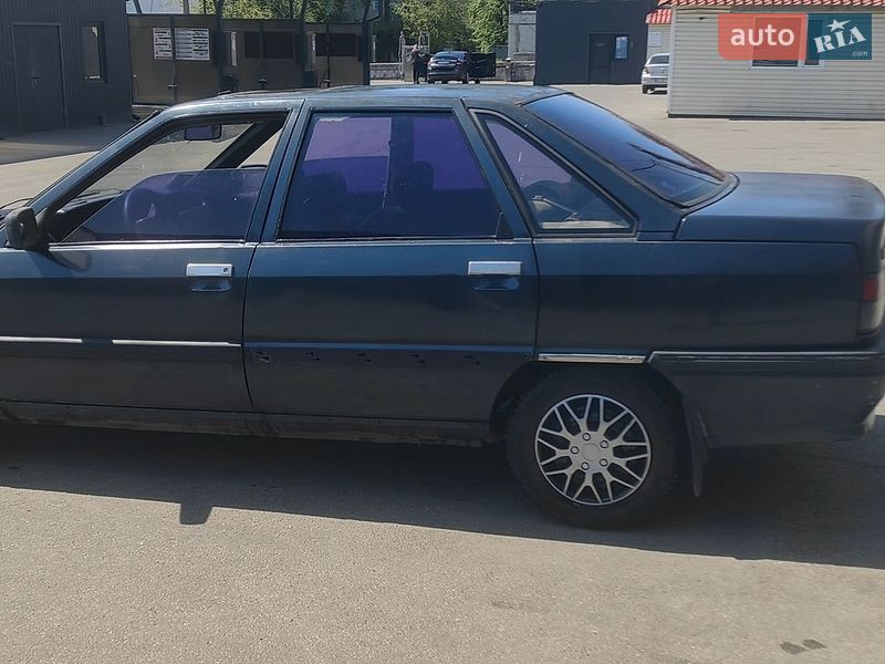 Седан Renault 21 1990 в Днепре