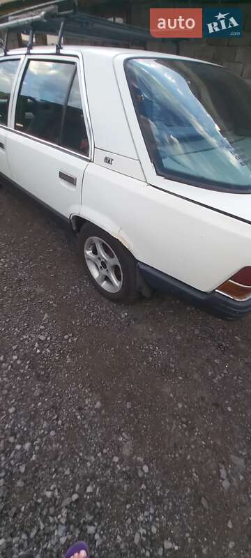 Хэтчбек Renault 25 1985 в Ужгороде