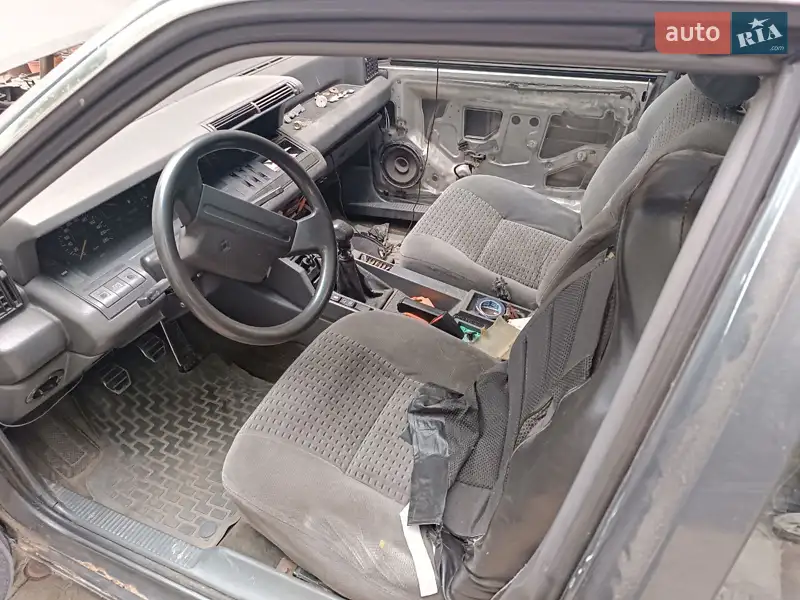 Renault 25