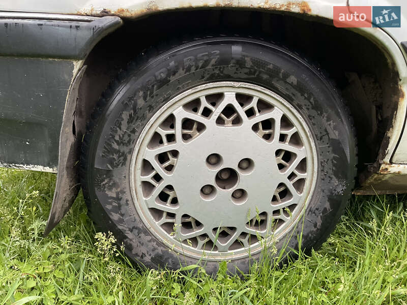 Хэтчбек Renault 25 1991 в Прилуках