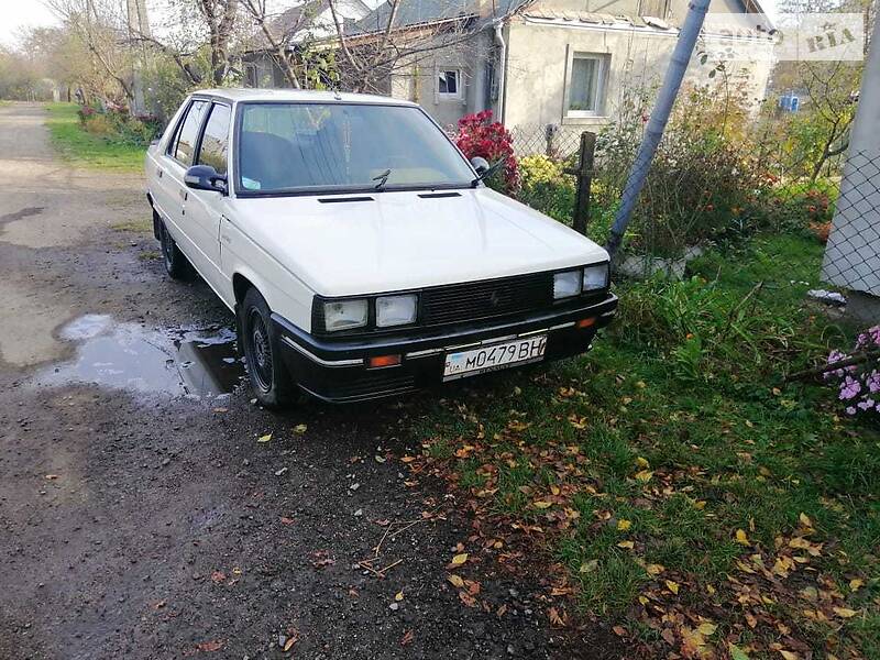 Седан Renault 9 1986 в Владимир-Волынском