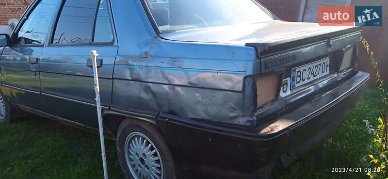 Седан Renault 9 1988 в Львові