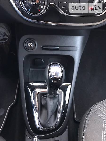 Позашляховик / Кросовер Renault Captur 2015 в Житомирі