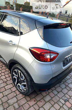 Позашляховик / Кросовер Renault Captur 2014 в 