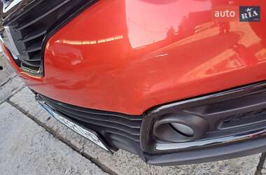 Позашляховик / Кросовер Renault Captur 2016 в Ужгороді