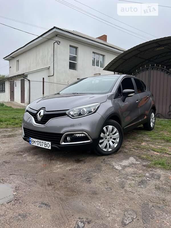 Внедорожник / Кроссовер Renault Captur 2016 в Ромнах