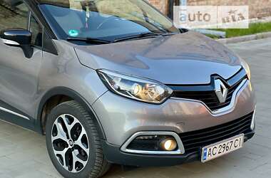 Позашляховик / Кросовер Renault Captur 2016 в Луцьку