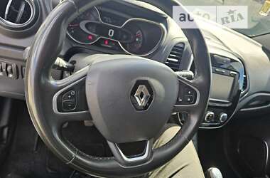 Позашляховик / Кросовер Renault Captur 2018 в 