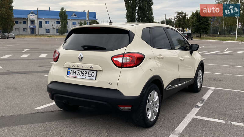 Внедорожник / Кроссовер Renault Captur 2015 в Житомире