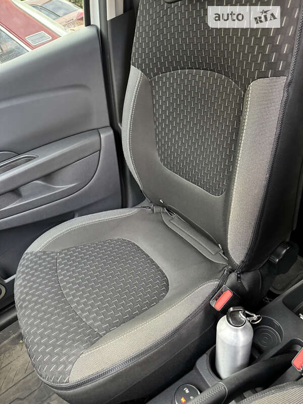 Позашляховик / Кросовер Renault Captur 2019 в Запоріжжі фото 8 Позашляховик / Кросовер Renault Captur 2019 в Запоріжжі