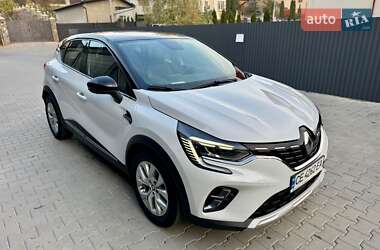 Позашляховик / Кросовер Renault Captur 2021 в 