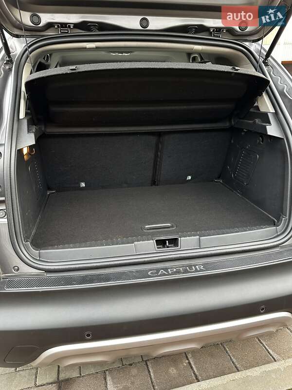 Внедорожник / Кроссовер Renault Captur 2017 в Луцке