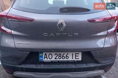 Позашляховик / Кросовер Renault Captur 2023 в Острозі