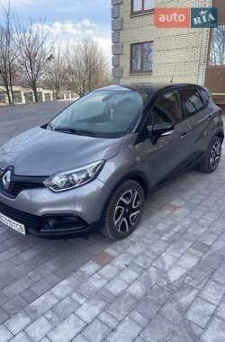 Позашляховик / Кросовер Renault Captur 2015 в Тернополі