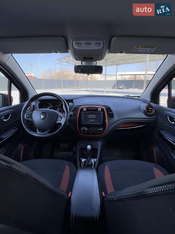 Внедорожник / Кроссовер Renault Captur 2016 в Каменец-Подольском