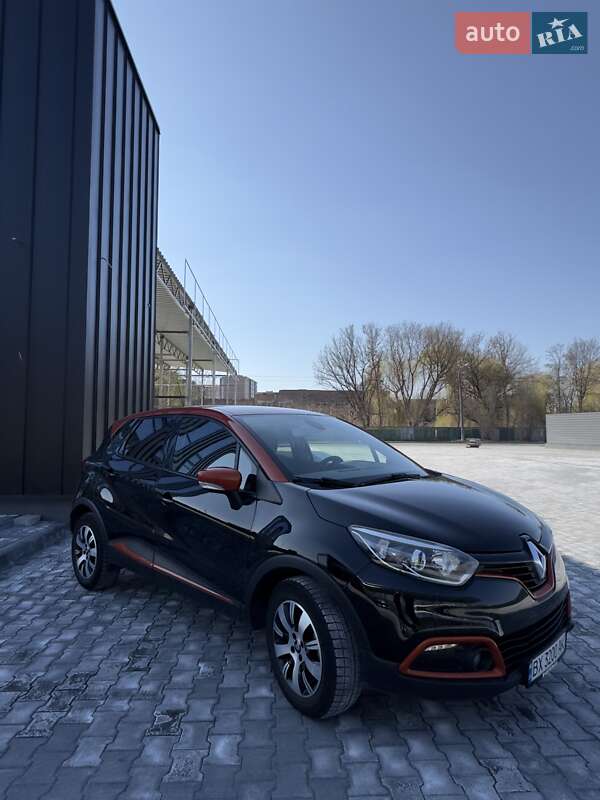 Внедорожник / Кроссовер Renault Captur 2016 в Каменец-Подольском