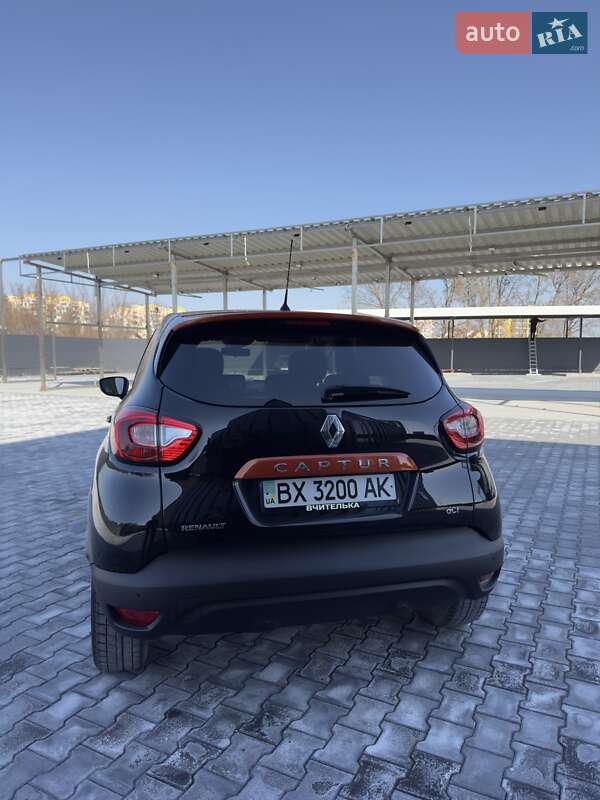 Внедорожник / Кроссовер Renault Captur 2016 в Каменец-Подольском