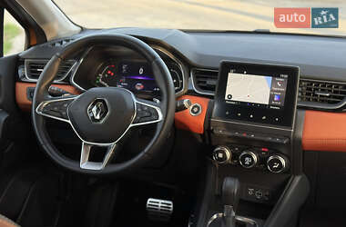 Позашляховик / Кросовер Renault Captur 2021 в 