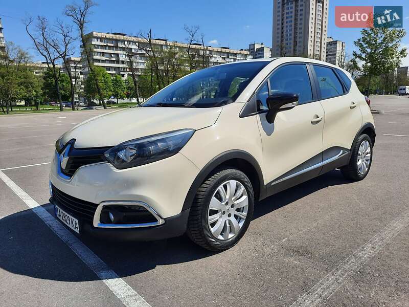 Внедорожник / Кроссовер Renault Captur 2015 в Киеве