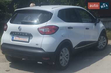 Позашляховик / Кросовер Renault Captur 2016 в 
